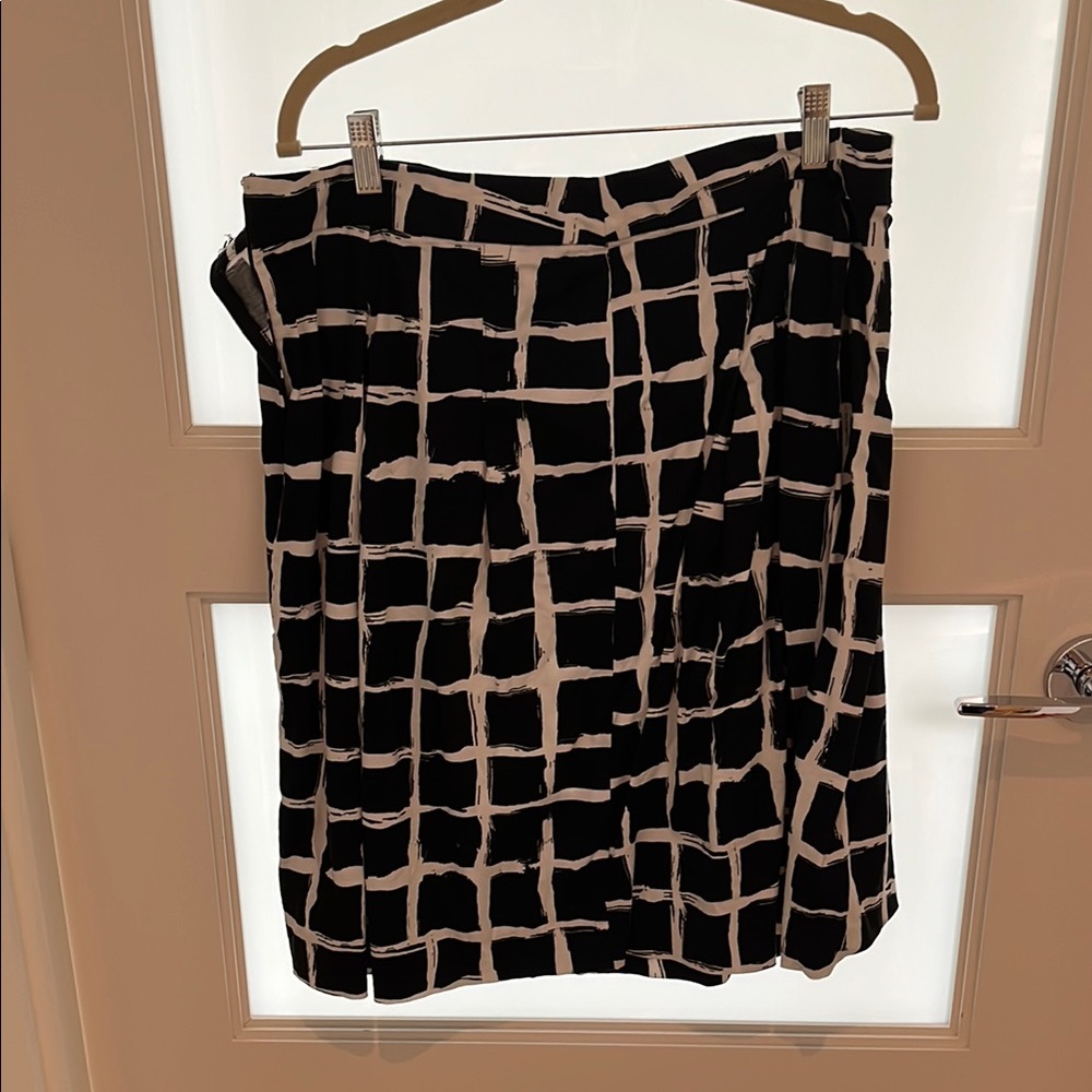 Chic Black and White Skirt